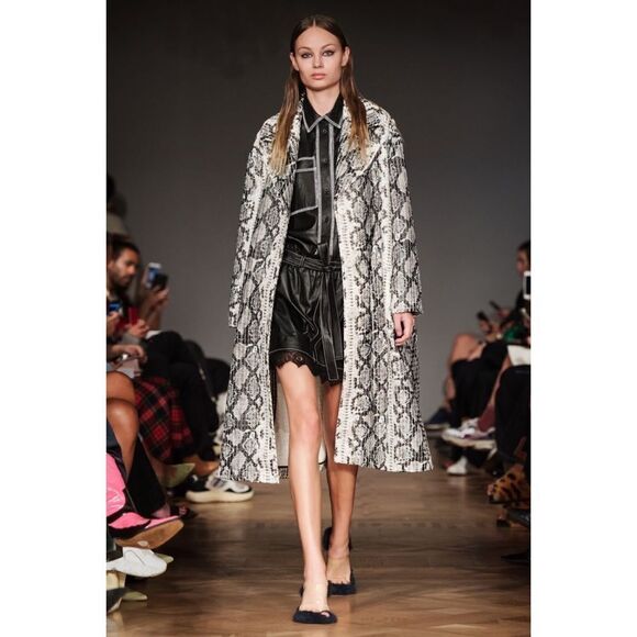 STAND STUDIO Tasia Faux fur Python Print Coat FR36 - Picture 2 of 13